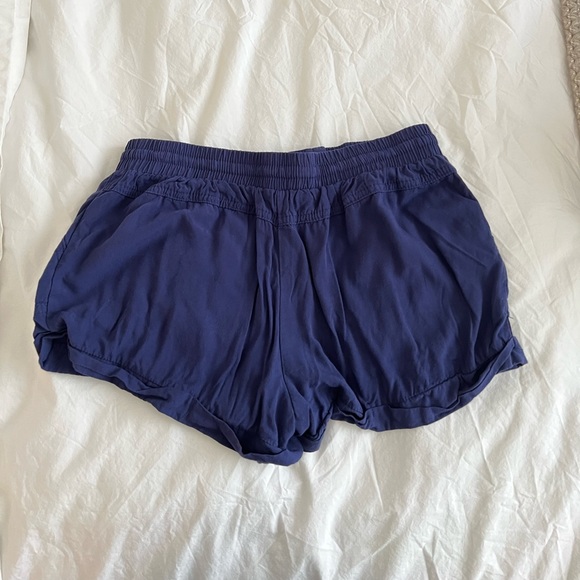 Shorts - Picture 3 of 3